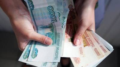 В Крыму продлили выплаты для семей с тремя и более детьми