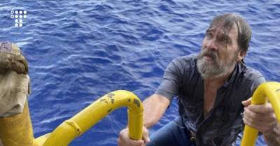 Возле берегов США спасли 62-летнего моряка, который два дня дрейфовал на своей яхте, что перевернулась