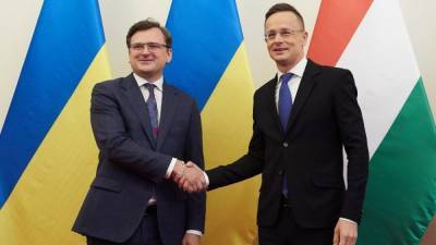 Конфликт Украины и Венгрии: в НАТО надеются, что страны разберутся самостоятельно