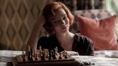 Как сериалу о шахматах «Ход королевы» удалось стать одним из главных кинопроектов 2020 года