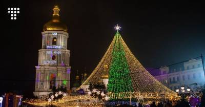 Как «главную елку» страны на Софийской площади в Киеве открывали (ФОТО)