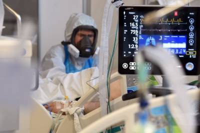 В Латвии заявили о грядущем «полном ужасе» в больницах из-за COVID-19