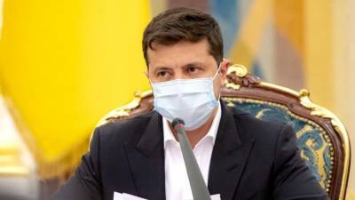 Зеленский пожаловался на желание украинцев получить российскую вакцину от COVID
