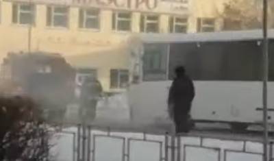 В Тюмени загорелся автобус