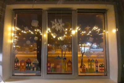Хабаровчан призывают украсить окна к Новому году