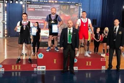 Ярославский спортсмен одержал победу на турнире по пауэрлифтингу