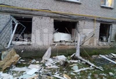 Фото: взрыв самогонного аппарата повредил стены жилого дома под Гатчиной