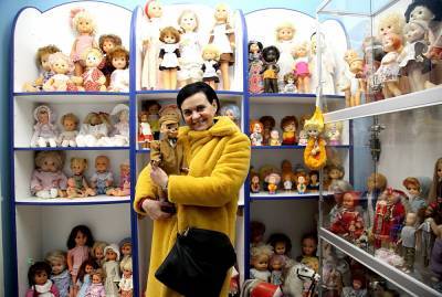 Из соломы или ниток: в Запорожье показали кукольную выставку – фото