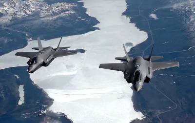 США подставляют под удар российского «Кинжала» свои F-35 и F-22 на Аляске