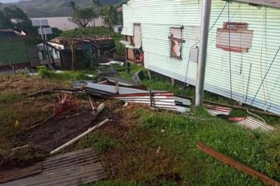 На Фиджи мощный ураган разрушил дома, есть погибшие