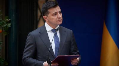 Зеленский допустил вероятность поправок в Конституцию Украины