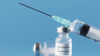 Мурашко анонсировал начало вакцинации пожилых россиян от коронавируса