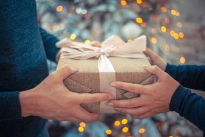 Составлен рейтинг самых желанных россиянами подарков на Новый год