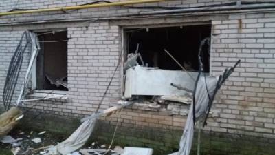 Взрыв самогонного аппарата разрушил многоквартирный дом в Ленобласти.