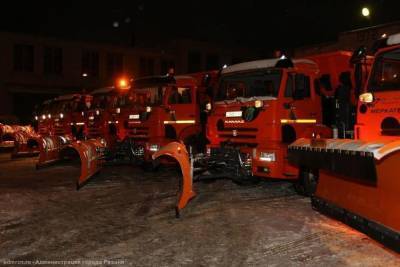 Вице-мэр Рязани Бурмистров осмотрел новую снегоуборочную технику