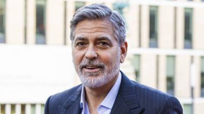 Джордж Клуни рассказал, как играет в Санту со своими детьми