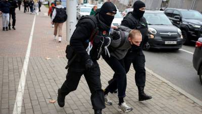 Силовики произвели первые задержания на протестах в Минске