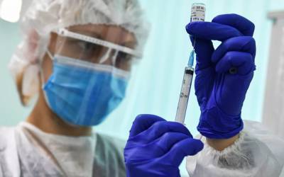 Минздрав назвал возможные сроки начала вакцинации россиян старше 60 лет
