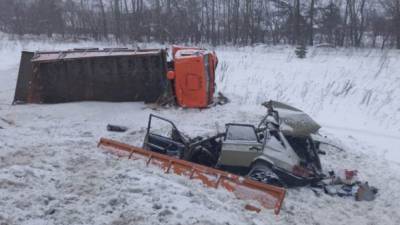 Водитель ВАЗ и два пассажира погибли в лобовом ДТП под Новосибирском