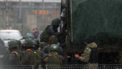 В Минске задерживают участников акции "Марш народного трибунала"