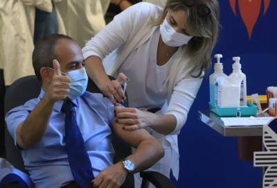 Израиль начал массовую вакцинацию против COVID-19