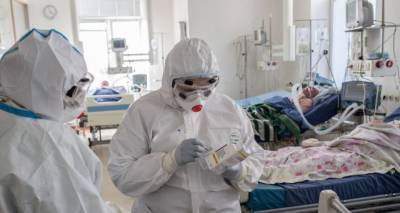 Обещанный Минздравом Латвии "полный ужас" сбывается: в больницах уже почти тысяча человек