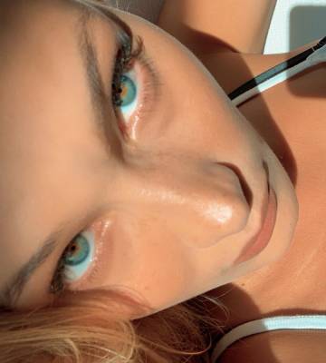 Calvin Klein - Белла Хадид - Откровенный кадр: Самая красивая модель мира показала грудь без белья - news.bigmir.net