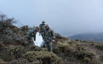В Нагорном Карабахе спасатели обнаружили тела 22 армянских военнослужащих