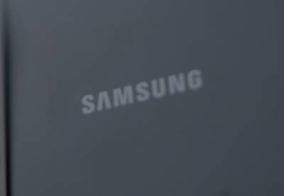 Samsung может выпустить прозрачный смартфон уже в 2021 году