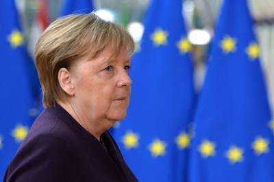 Меркель поговорит с Макроном о закрытии границ ЕС с Британией
