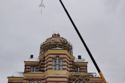 На строящемся храме в Московском районе Рязани установили крест