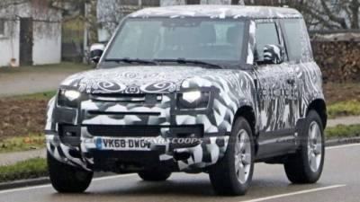 На тесты выехал укороченный Land Rover Defender с V8
