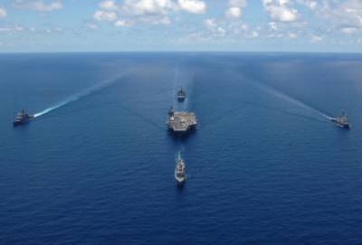 The Guardian: Пентагон разрешил военным кораблям применять силу против российского флота