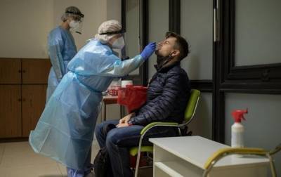 В Украине коронавирус выявили еще у 8325 человек