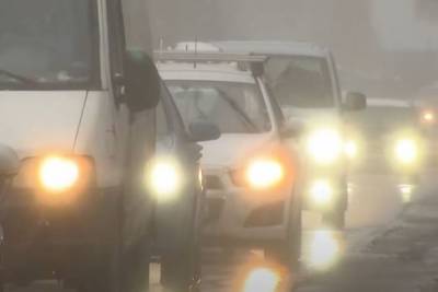 Позволит обойтись без жертв: в Киеве установили необычный отбойник – "Не прошивает машину насквозь"