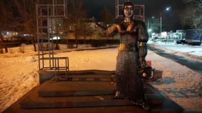 Пугающий жителей Нововоронежа памятник Аленке могут снести - inforeactor.ru - Нововоронеж