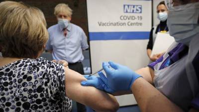 Великобритания бьет тревогу по поводу нового штамма коронавируса