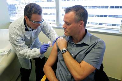 Тысячи американцев пострадали от вакцины Pfizer