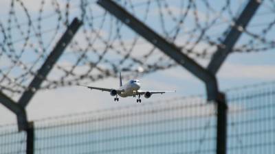 Турция прекращает прием рейсов из четырех стран из-за нового штамма коронавируса