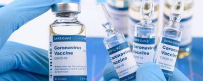 Жители США массово пожаловались на проблемы со здоровьем после получения вакцины от Pfizer