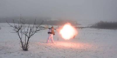 Боевики на Донбассе выстрелами из гранатомета уничтожили трактор, тракторист госпитализирован