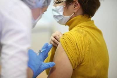 Россиянам назвали ограничения после вакцинации от COVID