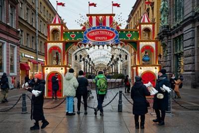 Россияне высказались об идее сокращения новогодних каникул