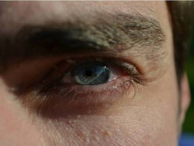 Больных коронавирусом предупредили о возможной потере зрения