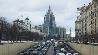 Московских автомобилистов предупредили о вечерних пробках до восьми баллов