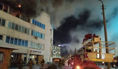При пожаре на станции переливания крови в Уфе эвакуировали 150 человек
