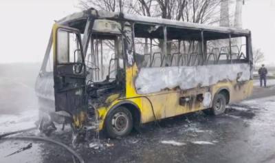 Огненный ад в маршрутке: автобус вспыхнул прямо на ходу, пассажиры точно родились в рубашке