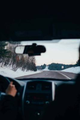 Автоинструкторы перечислили основные ошибки водителей в зимний период