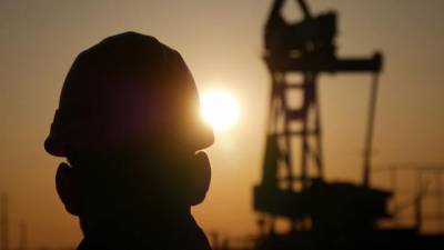 Цена нефти Brent опустилась ниже $50 за баррель - delovoe.tv - США - Лондон