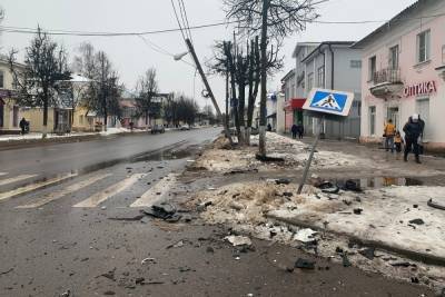 Из-за аварии со сбежавшим водителем в Тверской области, на дороге повредило светофор